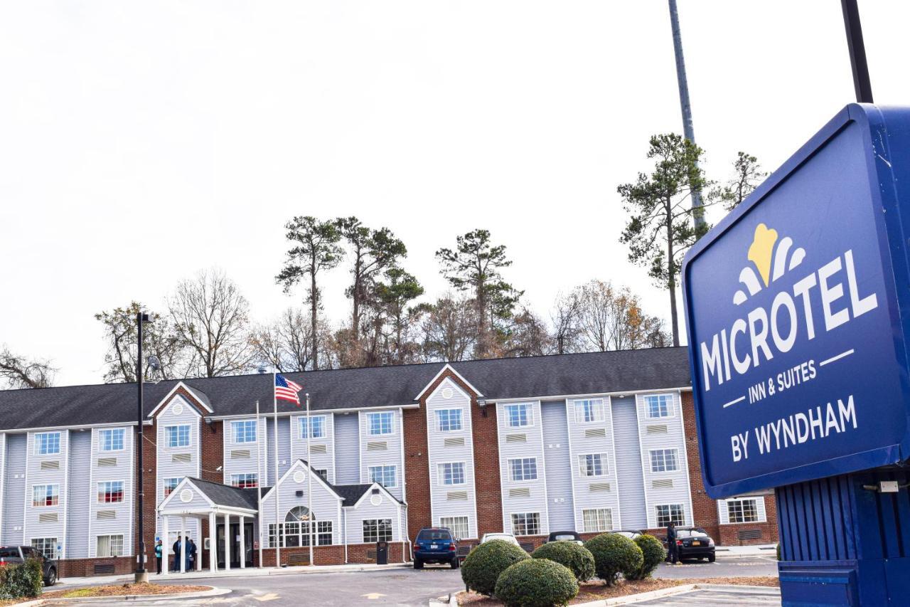 Travelers Inn And Suites Raleigh Exterior photo